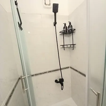 Tia * 赫瓦尔